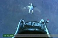 Австрійський спортсмен стрибнув із парашутом зі стратосфери