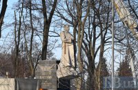 У Києві демонтували пам’ятник Ватутіну