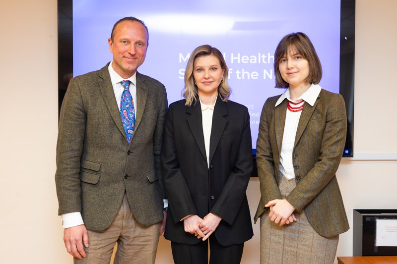 Денис Угрин під час зустрічі з Оленою Зеленською (у центрі) у Лондоні