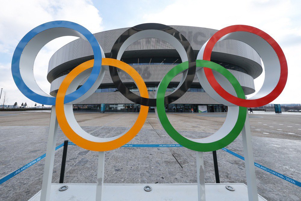 Олімпійські кільця в Мілані, Італія