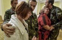 З полону терористів звільнили 17 військових, - Порошенко