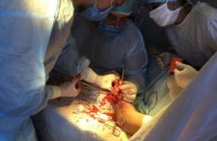 Лікарі ПДМШ зробили попаснянському дідусю «мегабюджетну» операцію