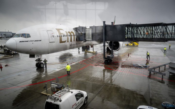 Аеропорт Дубая скасував понад 700 рейсів через рекордний паводок
