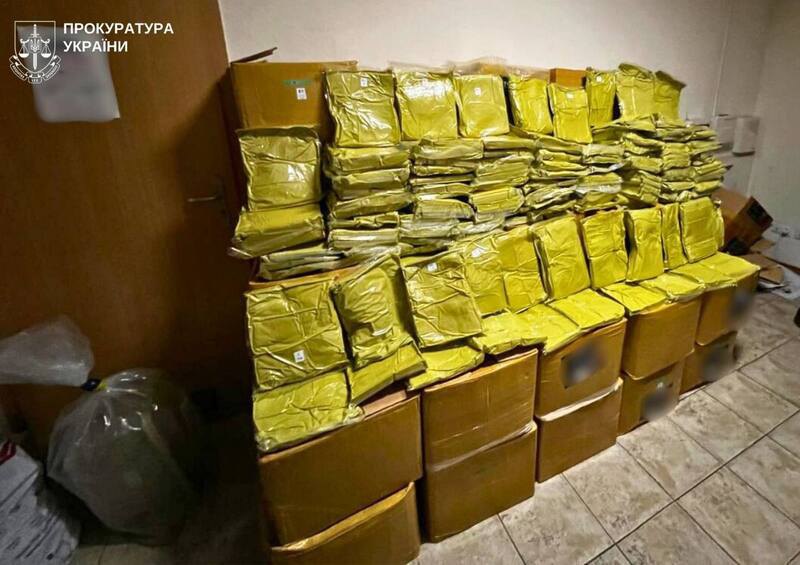 У Києві вилучили понад тонну кратома і затримали організатора схеми збуту