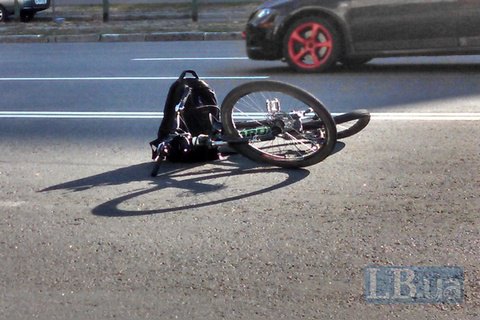 Автомобіль начальника поліції Івано-Франківської області збив насмерть велосипедиста