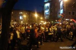 В Ереване прошли траурные шествия