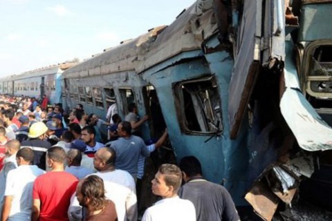 15 человек погибли при столкновении поездов в Египте