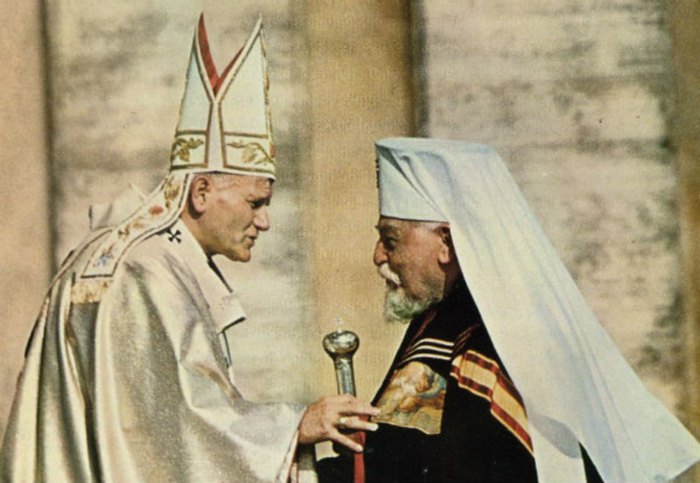 Папа Иоанн Павел II и митрополит Иосиф Слипый во время встречи в Риме в 1978