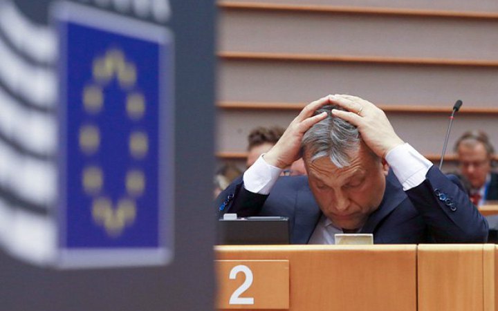 Прем'єр Угорщини Орбан залишив зал під час ухвалення рішення про початок переговорів про вступ України до ЄС