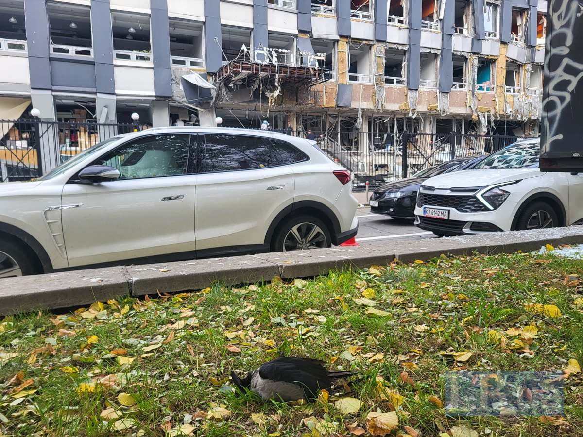 Наслідки влучання в Подільському районі Києва, 23 жовтня, 2025 року.