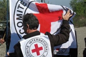Красный Крест временно приостановил свою деятельность в Украине