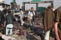 Возле афганского аэропорта взорвалась бомба