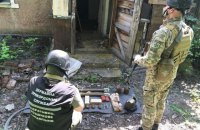  У сховку на Донеччині виявили понад 2 тис. набоїв, гранати і тротилові шашки