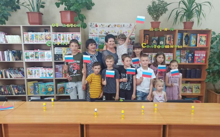 РФ почала звозити вчителів на тимчасово окуповані території України для посилення пропаганди 