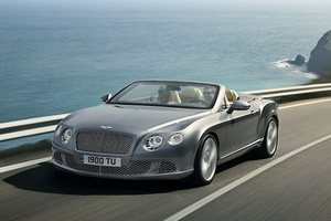 Компания Bentley показала кабриолет Continental GTC