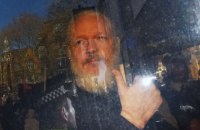 Дело Ассанжа: WikiLeaks, шпионаж и самозаточение в посольстве Эквадора