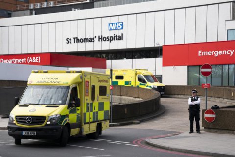 Великобритания вышла на первое место в Европе по числу смертей от коронавируса