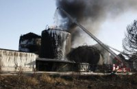 Мэр Василькова заявил об угрозе распространения дыма от горящей нефтебазы