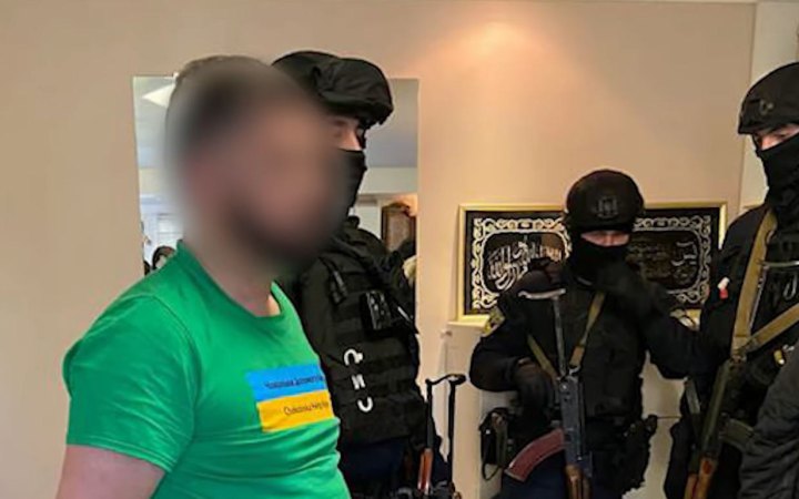 Поліцейські Київщини підозрюють чоловіка в переправлянні військовозобов’язаних через кордон