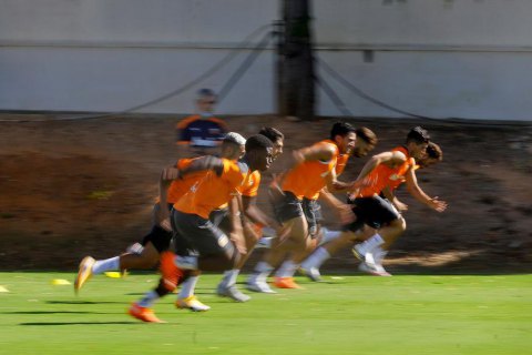 "Валенсія" виплатила футболістам зарплату векселями