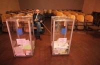 В оппозиции говорят, что перевыборы в скандальных округах пройдут в августе