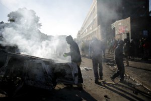 В Йоханнесбурге начались нападения на магазины и автомобили иностранцев