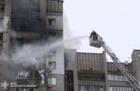 Росіяни влучили у житловий будинок у Дніпрі. Серед потерпілих – 14-річна дівчинка (доповнено) 