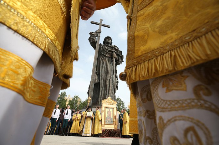 Хресна хода біля пам'ятника Володимиру Великому у День хрещення Русі, Москва, 28 липня 2017
