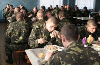 Янукович одобрил планы Ежеля сократить солдат