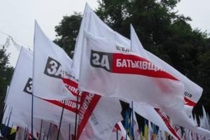 "Батькивщина" обвинила суд в подыгрывании родственнику Черновецкого