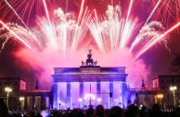 Новорічна ніч у Німеччині: через піротехніку загинули двоє підлітків, десятки поліцейських отримали поранення