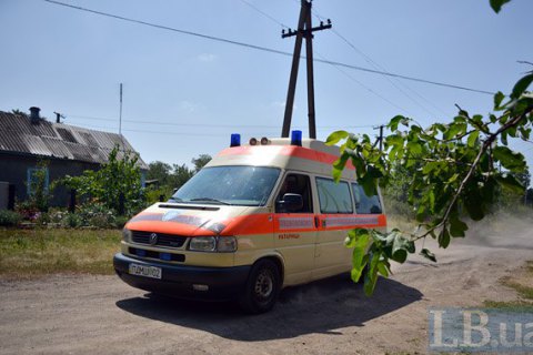 На территории школы в Донецкой области прогремел взрыв, пострадал охранник
