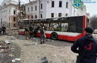 Головне за ніч та ранок неділі, 13 квітня: ракетний удар по Сумах, атака БпЛА на Київ, 120 боєзіткнень 