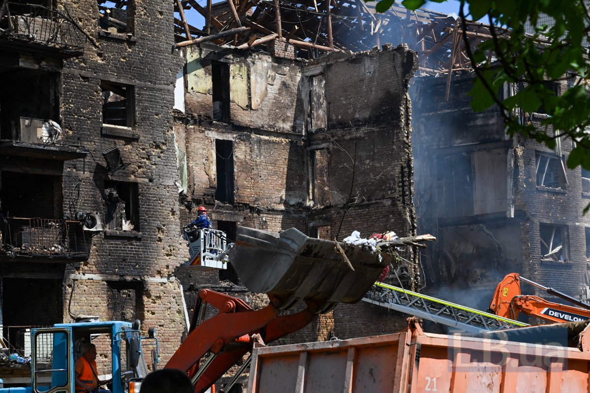 Наслідки удару по Шевченківському районі Києва, 24 квітня