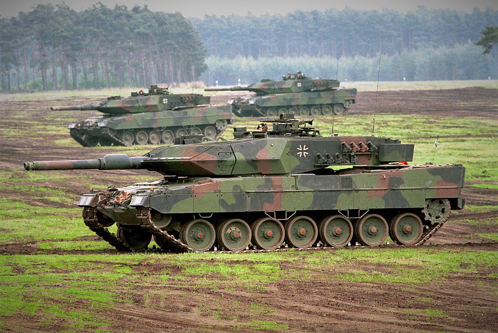 Leopard 2A5 - основний бойовий танк армії Німеччини, створений німецьким підприємством Краус-Мафай.