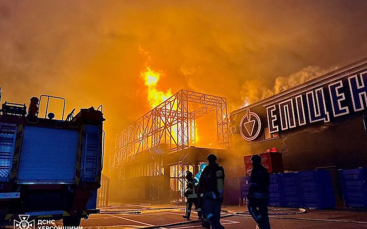 У Херсоні росіяни вночі атакували "Епіцентр"