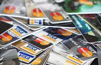 Крупные банки не выходят на рынок кредитных карт