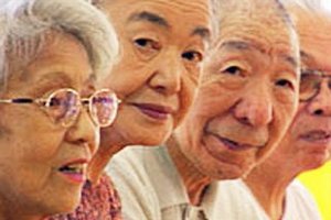 Количество столетних японцев приблизилось к 50 тысячам