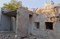 Росіяни вдарили ракетами по Херсону: зруйнований заклад харчування 