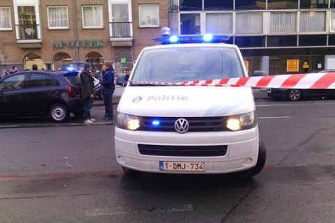 Полиция оцепила здание муниципалитета в центре Брюсселя из-за конверта с белым порошком