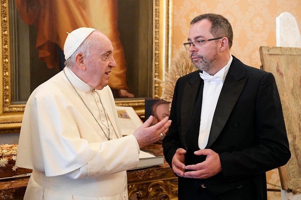 Посол України у Ватикані Андрій Юраш і Папа Римський Франциск