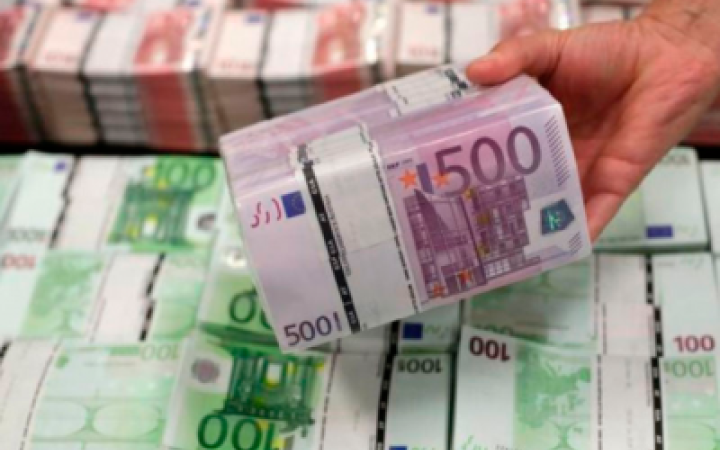ЗМІ: євроринки мають відкритися підвищенням, євро тримається стійко щодо долара