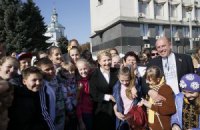 Тимошенко: країну треба зберегти єдиною заради дітей