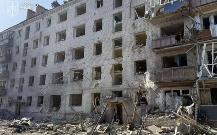 Росіяни завдали авіаудару по центру Слов'янська: пошкоджено єдиний на Донеччині пологовий будинок