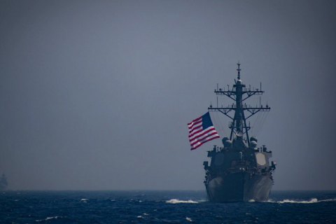 Американський ракетний есмінець USS Ross увійшов у Чорне море