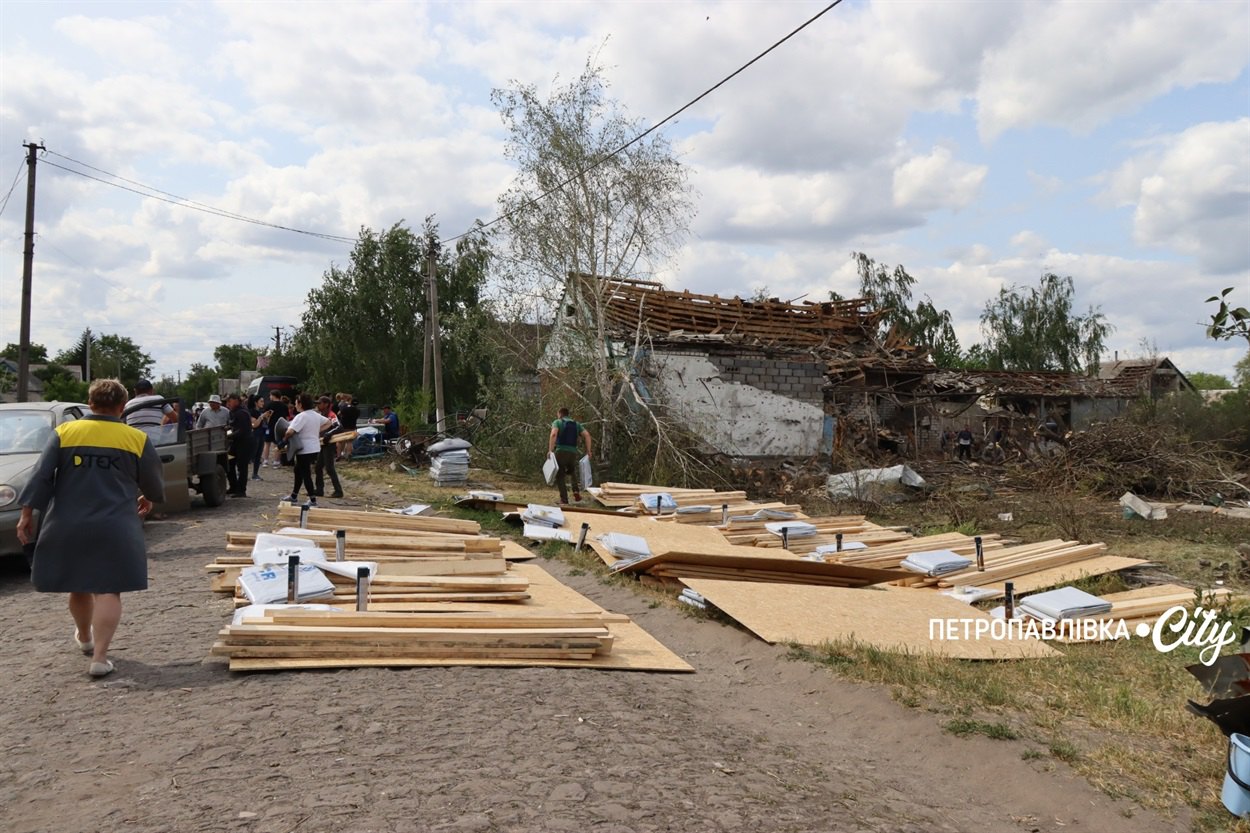 Петропавлівка після обстрілу у червні