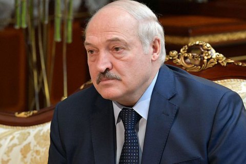 Лукашенко пожалівся, що Путін не взяв його з собою в Крим