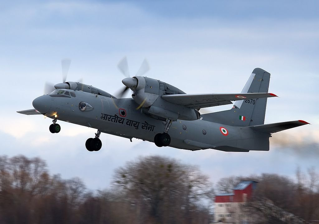 Ан-32RE злітає з аеропорту Гостомель