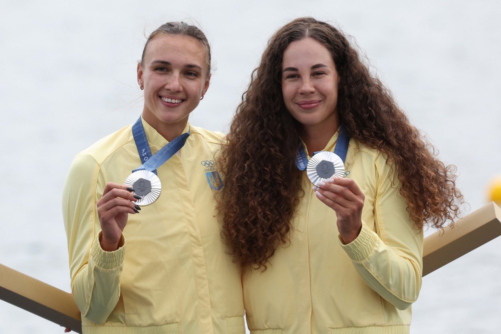 Людмила Лузан та Анастасія Рибачок зі срібними медалями Олімпійських ігор-2024.