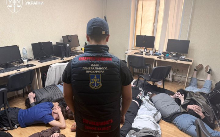 У Дніпрі правоохоронці викрили міжнародну мережу шахрайських кол-центрів